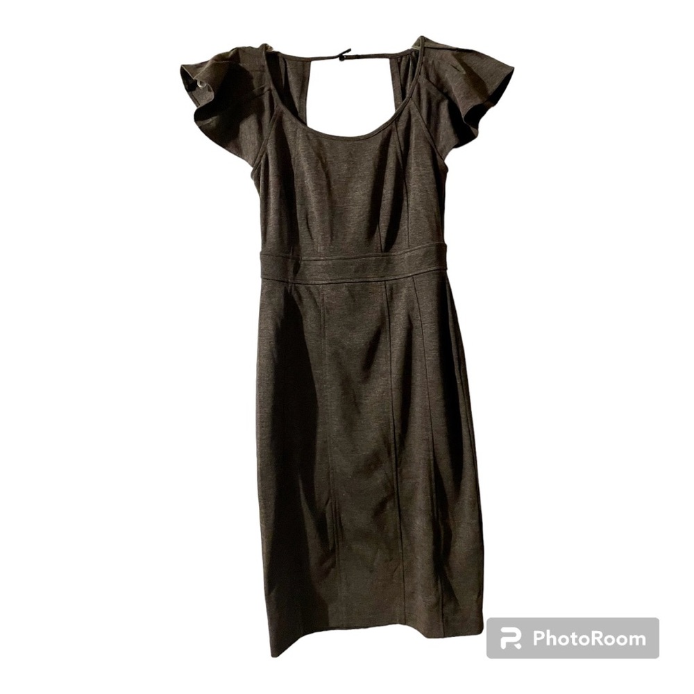 RAMPAGE - scoop neck cap sleeve dress w/ large key hole back, gray knit size “S”